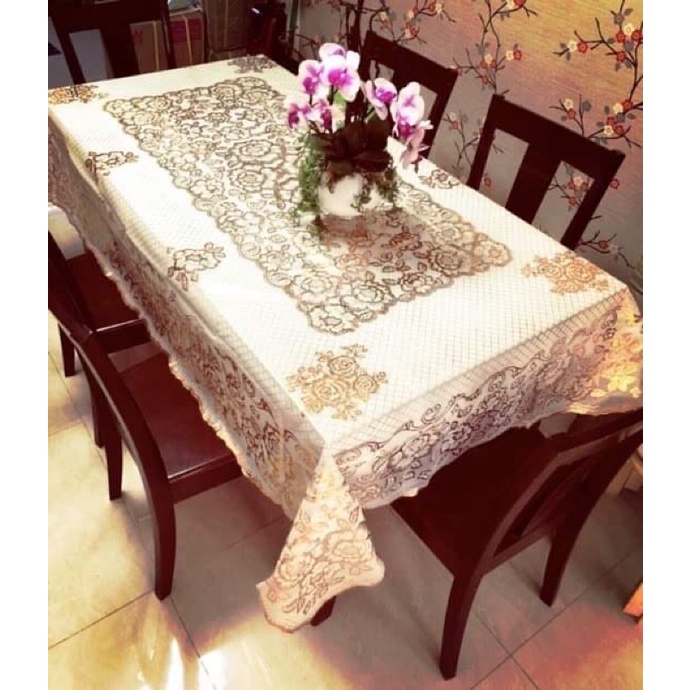Khăn bàn nhựa hoa văn nổi kích thước  màu vàng và màu bạc bàn 6 ghế