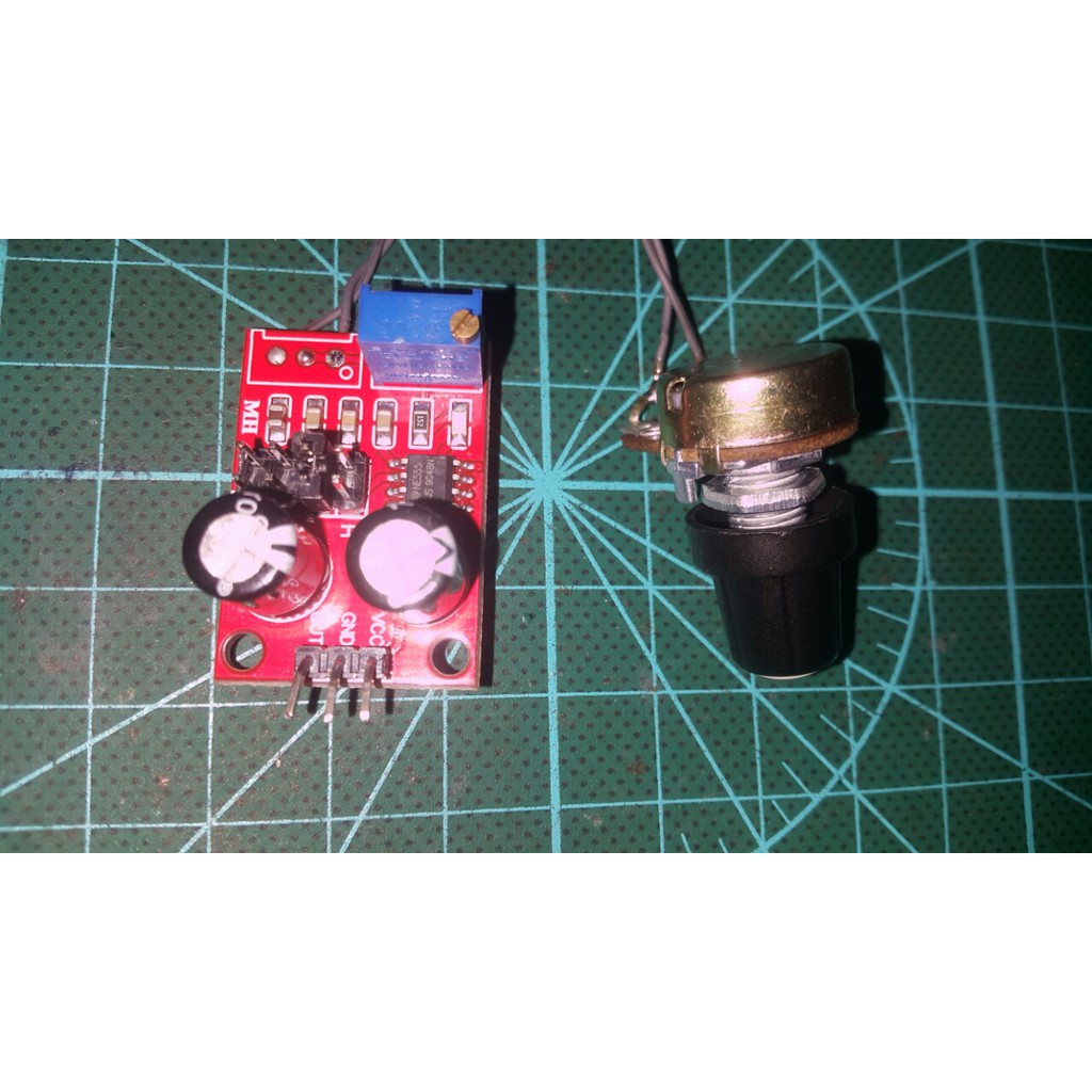 Mạch tạo xung clock điều khiển motor không chổi than BLDC, có VR rời, được mod từ mạch NE555 chạy được áp 6-24Vdc.