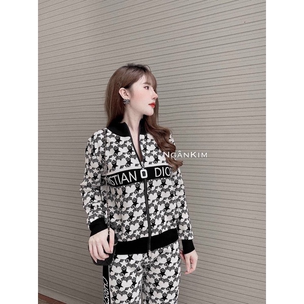 Set len bộ tim sao kéo khoá D.O