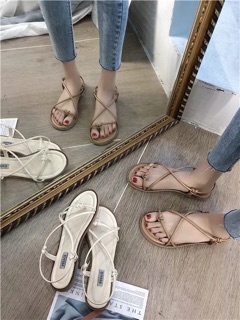 Sandal đế bệt