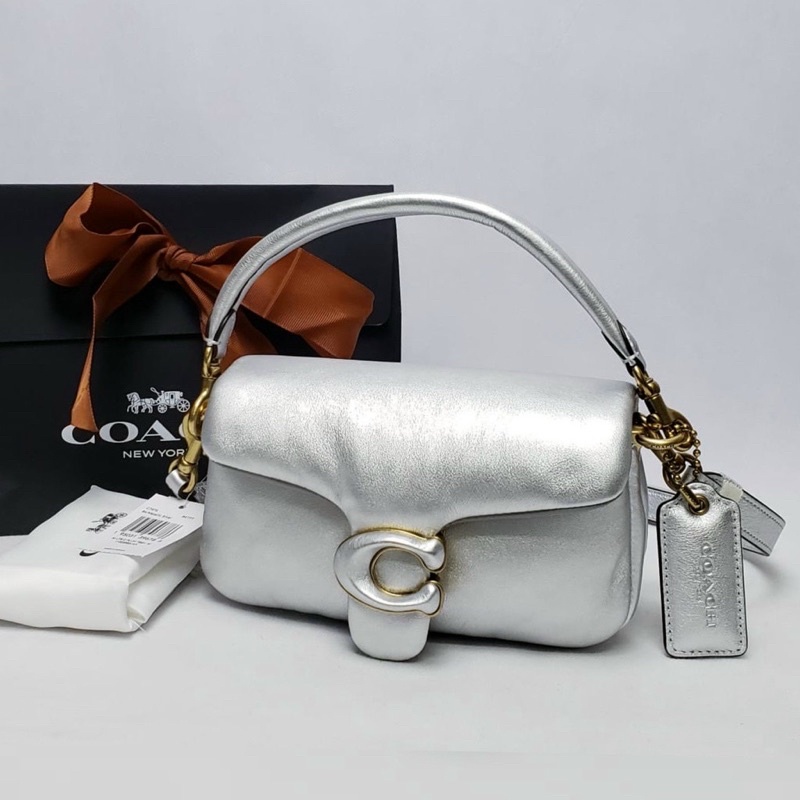 Túi Coach gối màu bạc hot trend