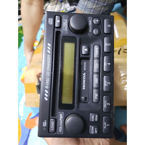 Đầu phát nhạc radio PANASONIC CD 6DISK TAPE AUX tháo xe honda tại japan. giành lắp chung cho các loại xe.