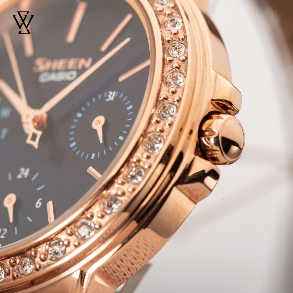 Đồng Hồ Quartz Nữ Casio Sheen WATCHSTORE SHE-3069PG-2AUDF Thiết Kế Kính Khoáng 33.2mm, Dây Kim Loại, Vỏ Thép Không Gỉ