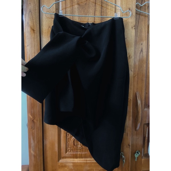 Thanh lý chân váy Bohee màu đen - Size S mặc 1 lần - Form tôn dáng