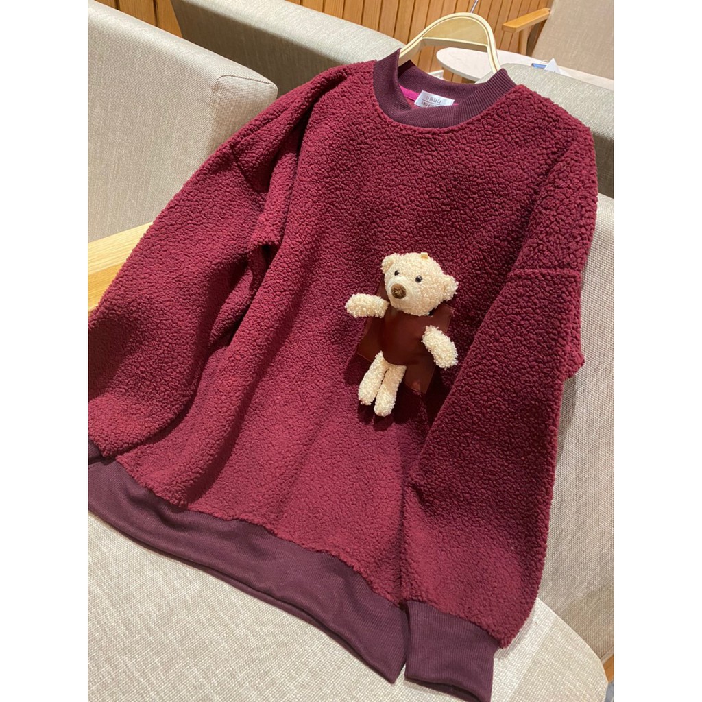 Áo cổ tròn kèm tag túi da Gấu