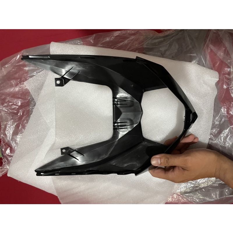 nhựa nhám đuôi hậu , chữ a sau Gtr