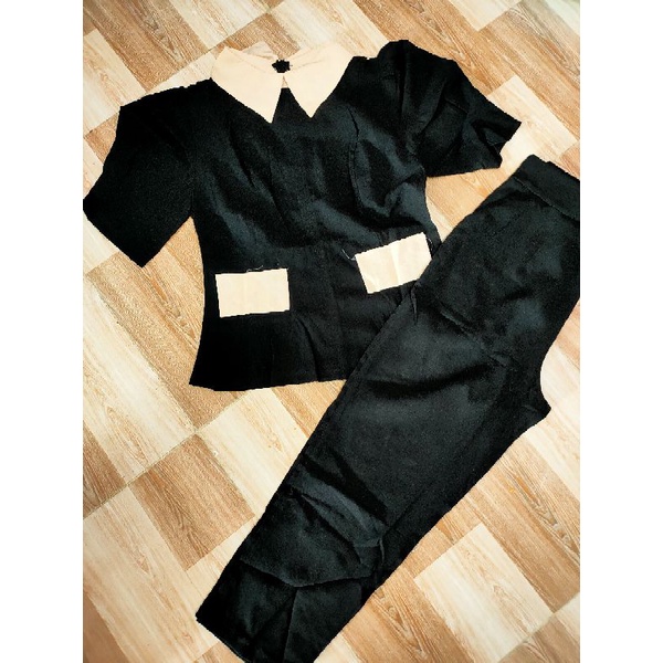 Set vest thiết kế cho nữ