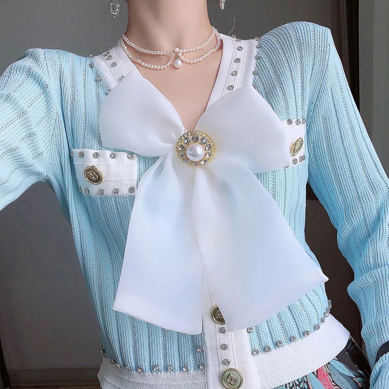 Áo len Nữ dài tay đóng cúc đính kim đá có ren mềm mại 2 màu mới 2022 mềm mịn sang trọng | BigBuy360 - bigbuy360.vn