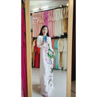 Áo dài in hoa sen hồng chim hạc trắng
