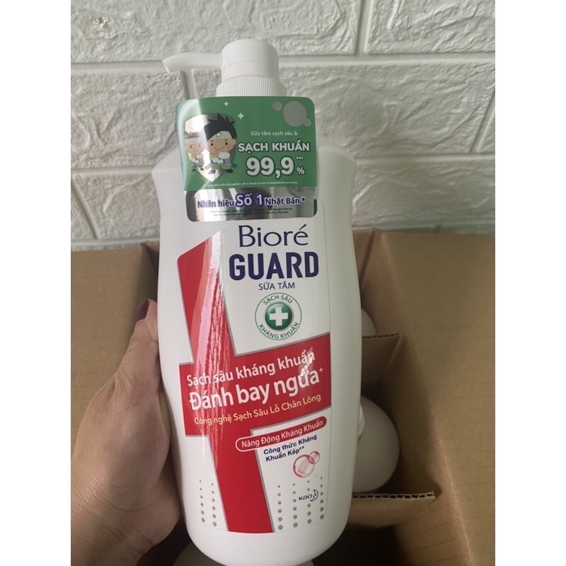 Sữa tắm Biore kháng khuẩn
