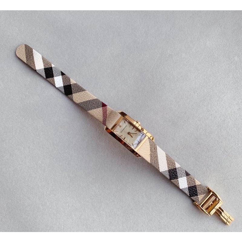 Đồng Hồ Nữ Burberry Mặt Chữ Nhật