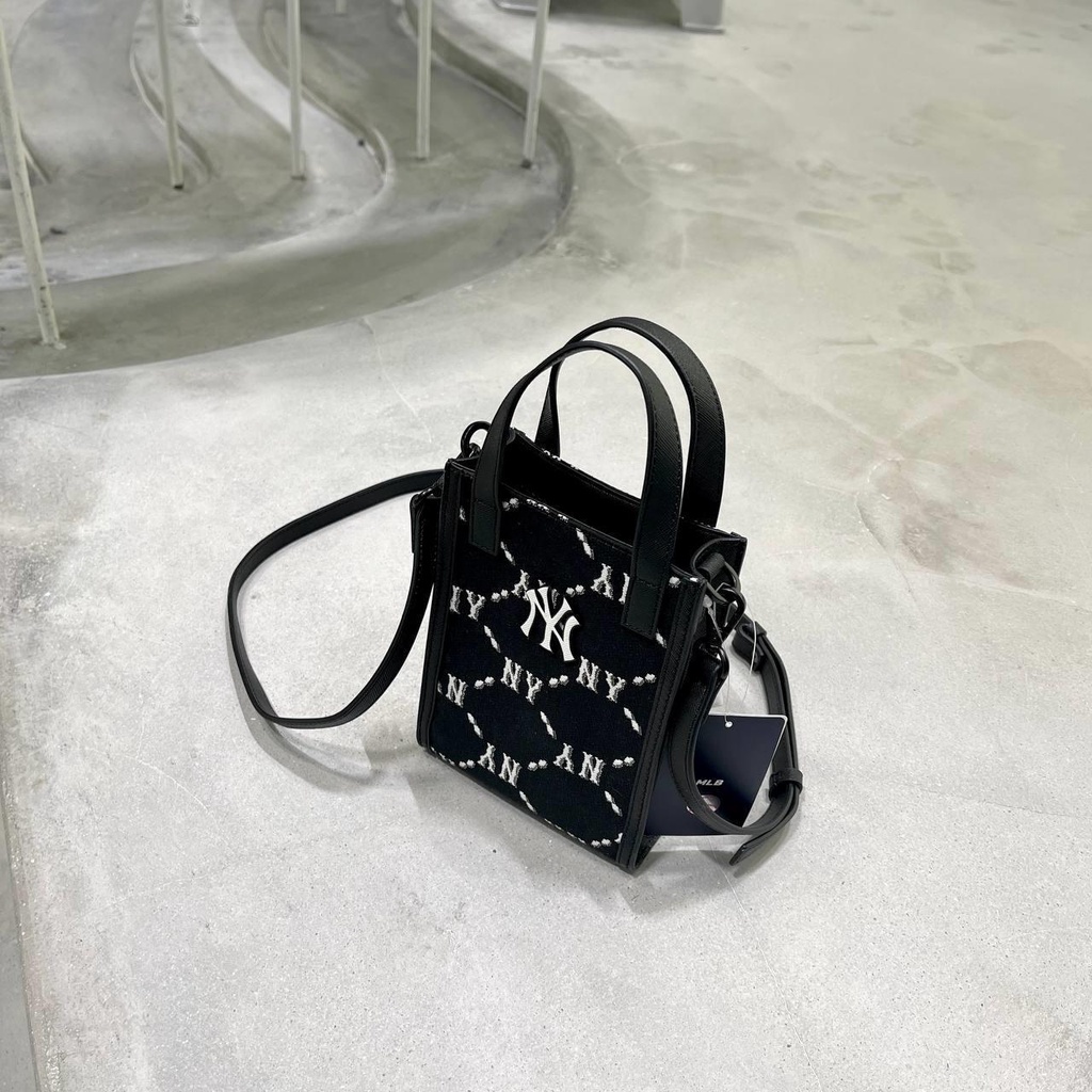 ✅  Túi MLB Monogram Diamond Jacquard Mobile Phone Cross Bag New York Yankees Black
