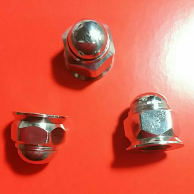 Ốc đầu tròn inox .6ly x 4 con...
