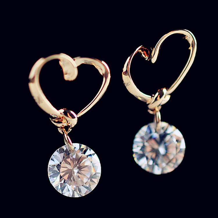 Đôi Khuyên Tai Nữ Hình Chữ Love Đính Đá Xinh Xắn