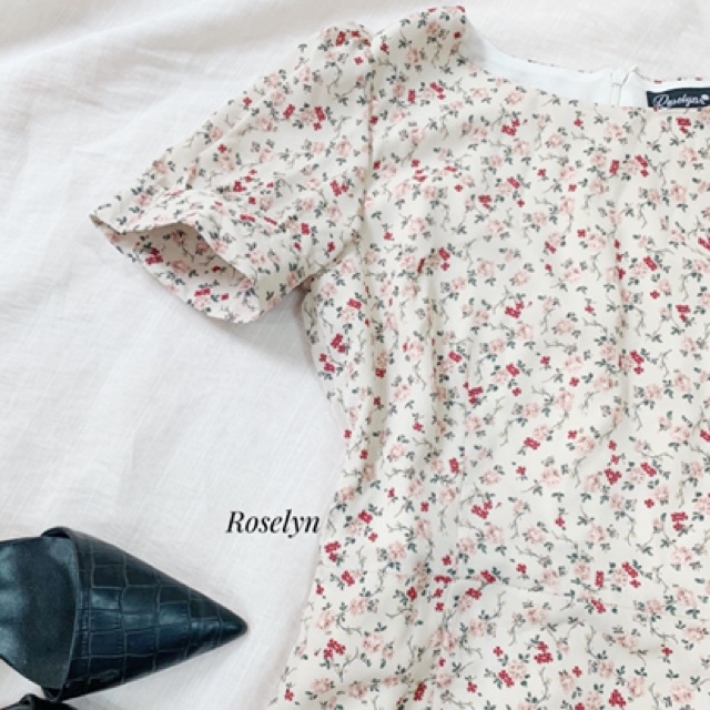 Váy hoa thiết kế Roselyn Hara Dress chất liệu vải cao cấp | BigBuy360 - bigbuy360.vn