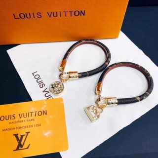 Vòng tay Lv siêu xịn thiết kế hot 2020 phụ kiện túi xách