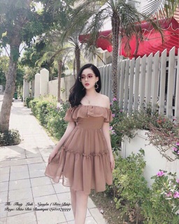 Đầm bèo xoè trễ vai
