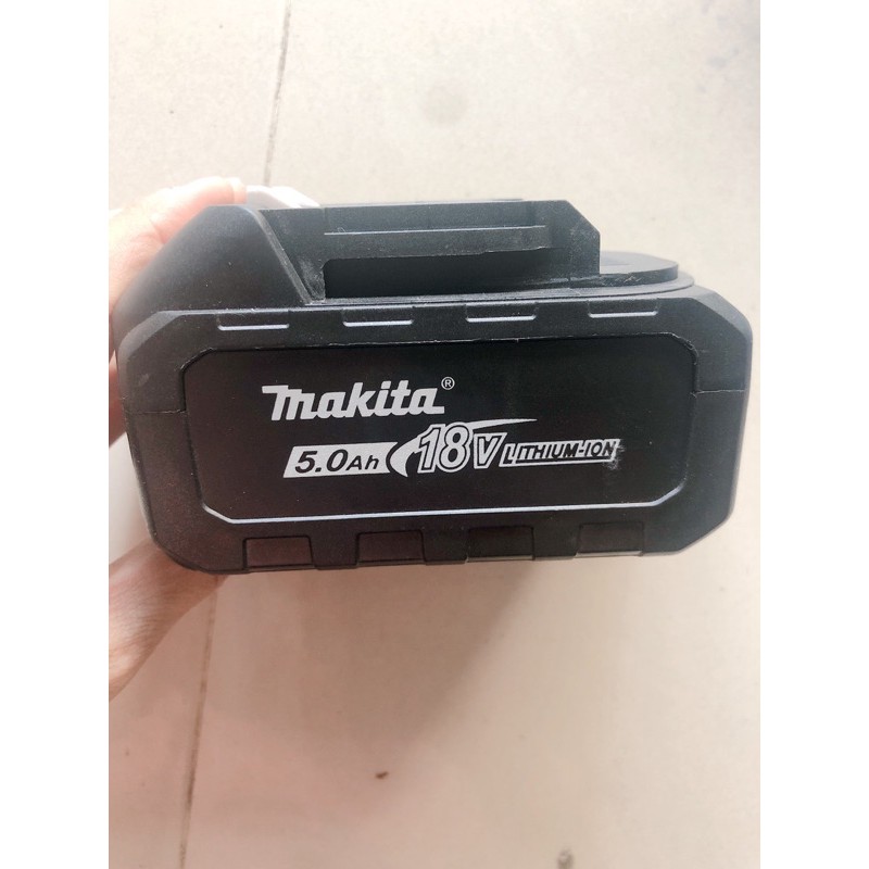 Pin makita 18v 5A có leb báo pin.pin đóng mới