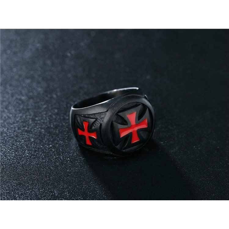 Nhẫn nam màu đen bằng inox hình tấm khiên đỏ phong cách Punk cá tính
