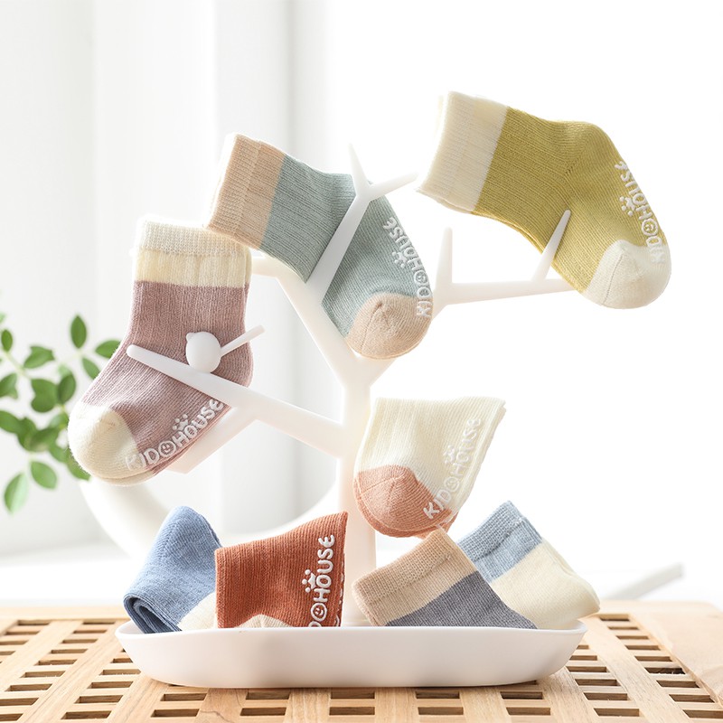 Tất cotton chống trượt tiện dụng cho trẻ em sơ sinh
