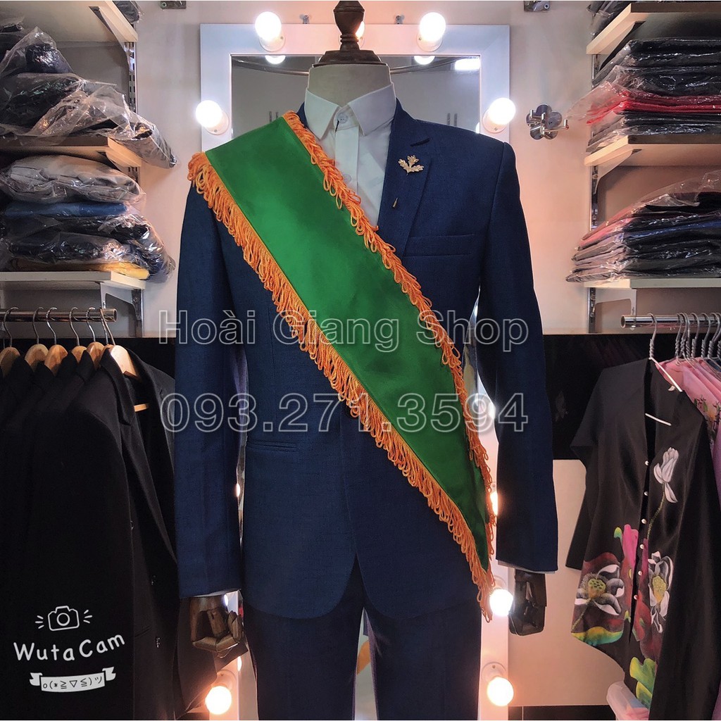 May băng đeo chéo trơn có tua rua giống kiểu băng chéo Hoa Hậu.