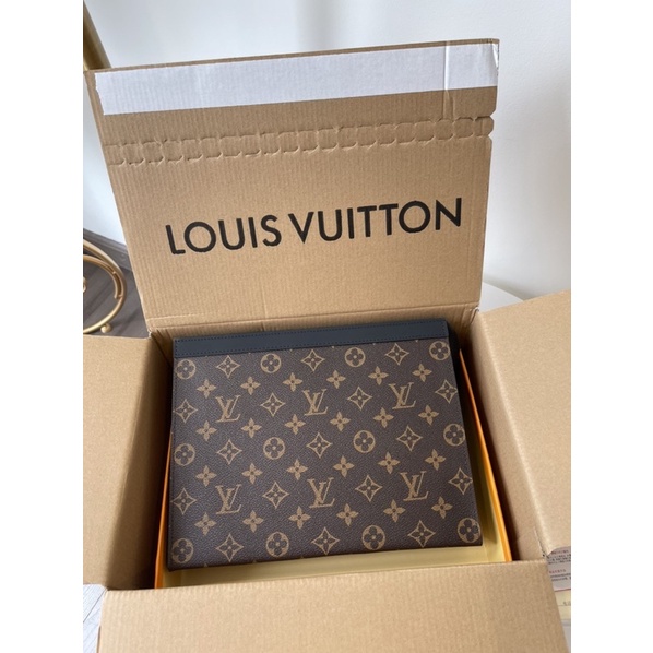 Túi Clutch cầm tay LV nam