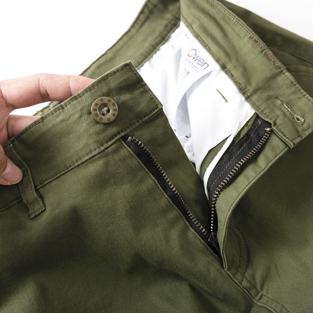 Quần short nam kaki Owen màu rêu, chất liệu vải cotton cao cấp, co giãn, trẻ trung, dáng slimfit năng động