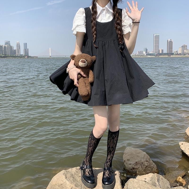 Set áo cánh hoa cổ điển + đầm hai dây lưng cao ngọt ngào cho nữ