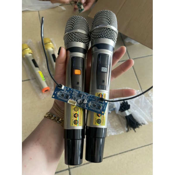 Micro loa kéo SHURE PRO VOLU - UHF phiên bản cao cấp thé hệ thứ 4 ( 2022)
