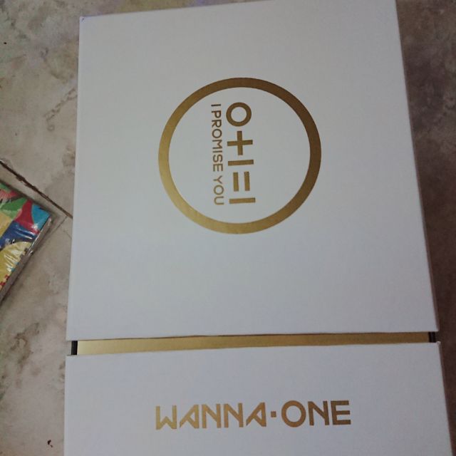 Wanna One Unseal