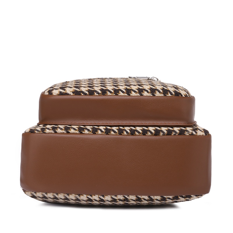 Túi đeo chéo ngực thời trang nữ tính