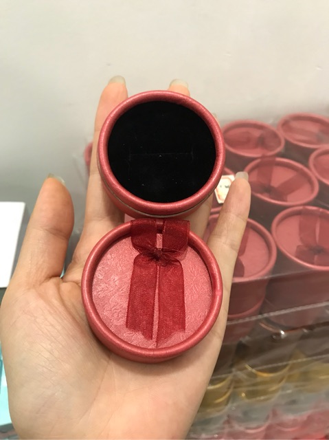 Hộp đựng nhẫn hình tròn có nơ -Minh Tâm Jewelry