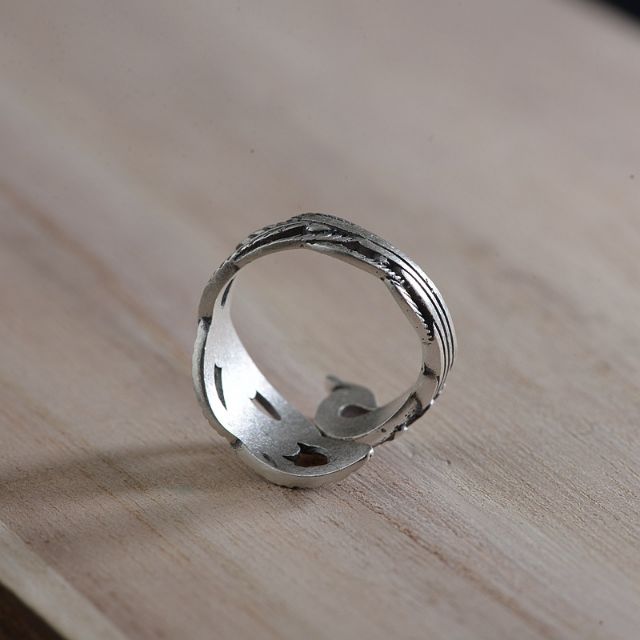 Nhẫn chim công bạc thái