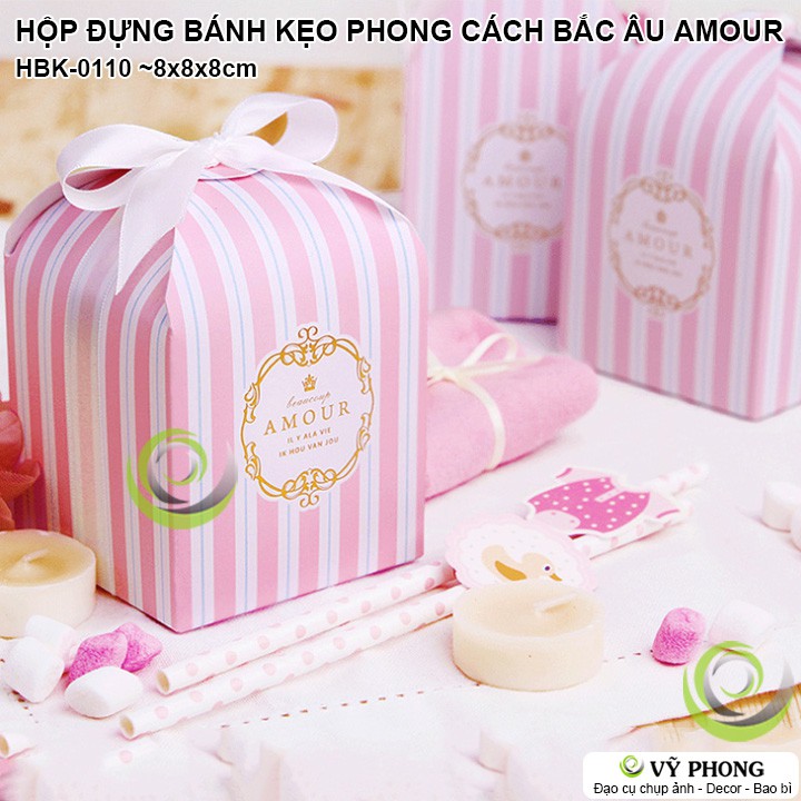 HỘP GIẤY ĐỰNG BÁNH KẸO QUÀ TẶNG CÁC DỊP LỂ ĐÁM CƯỚI PHONG CÁCH BẮC ÂU SANG TRỌNG CHỮ NHŨ VÀNG HBK-0110