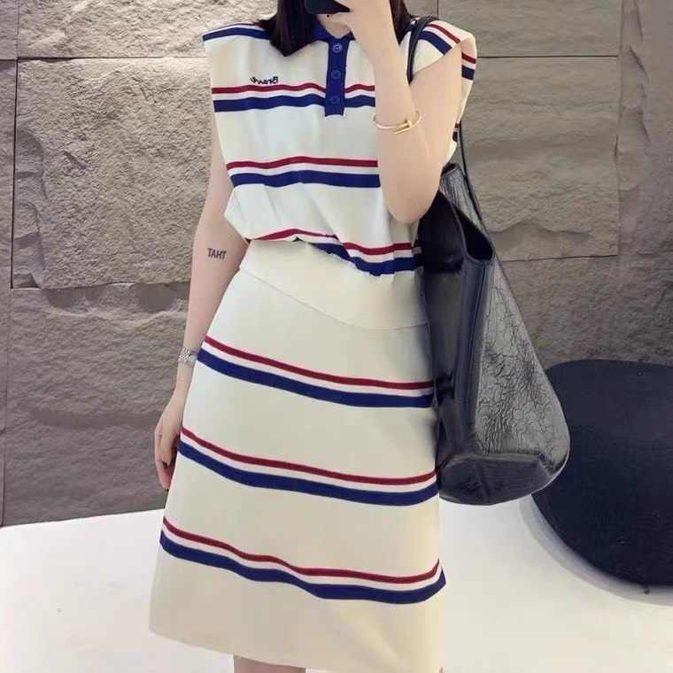 Set Áo Sọc Cổ Polo Chất Dệt Kim+ Chân Váy Chữ A Lưng Cao Phong Cách Hàn Quốc