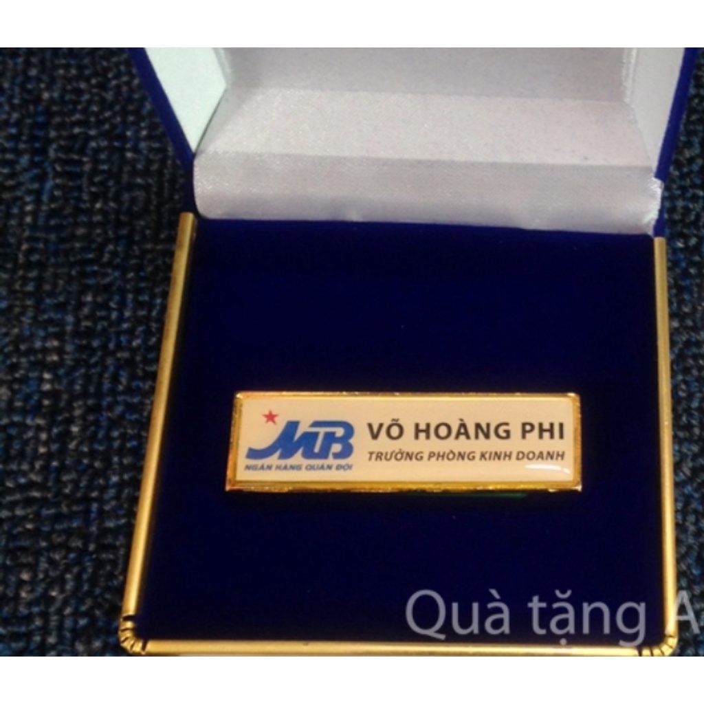 Bảng tên nhân viên cao cấp nhôm vàng In Bạch Dương