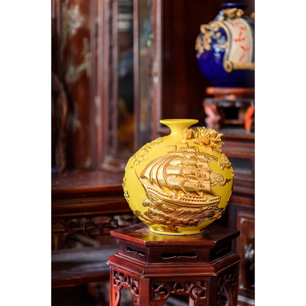 Bình Hút Tài Lộc Thuận Buồm Xuôi Gió Gốm Sứ Bát Tràng Đắp Nổi Vẽ Vàng | BigBuy360 - bigbuy360.vn