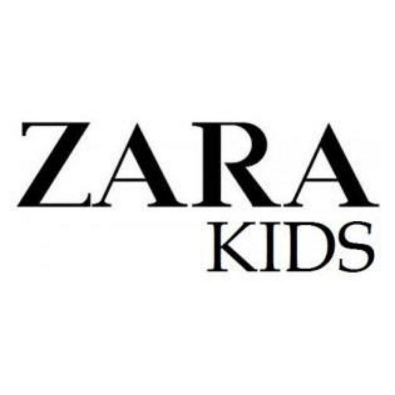 Set bộ bé trai ZARA KIDS xuất xịn Áo hoodie đen có nón tay dài đen in chữ trắng quần lính jogger rằn ri size 130