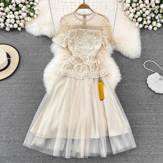 #1463 [Sẵn một số size]  Đầm tay ngắn cổ tròn màu be có chiết eo lưới ren đủ size