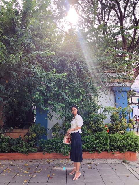 Chân váy xếp ly midi H&M màu đen ánh navy mẫu bán chạy nhất (Pleated Skirt) | BigBuy360 - bigbuy360.vn