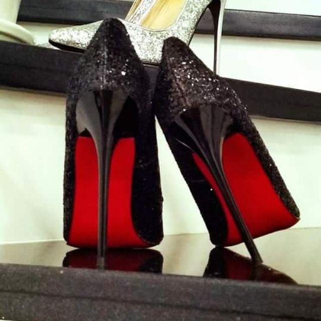 Cao gót louboutin đế đỏ màu đen kim tuyến 11p