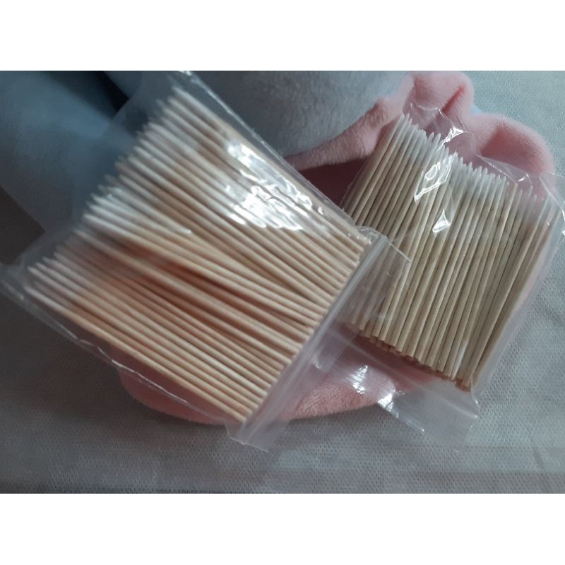tăm bông cán gỗ