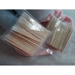Tăm bông cán gỗ
