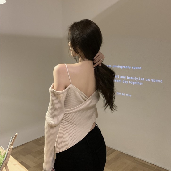 Đen Áo Croptop Trễ Vai Cổ Chữ V Thiết Kế Độc Đáo