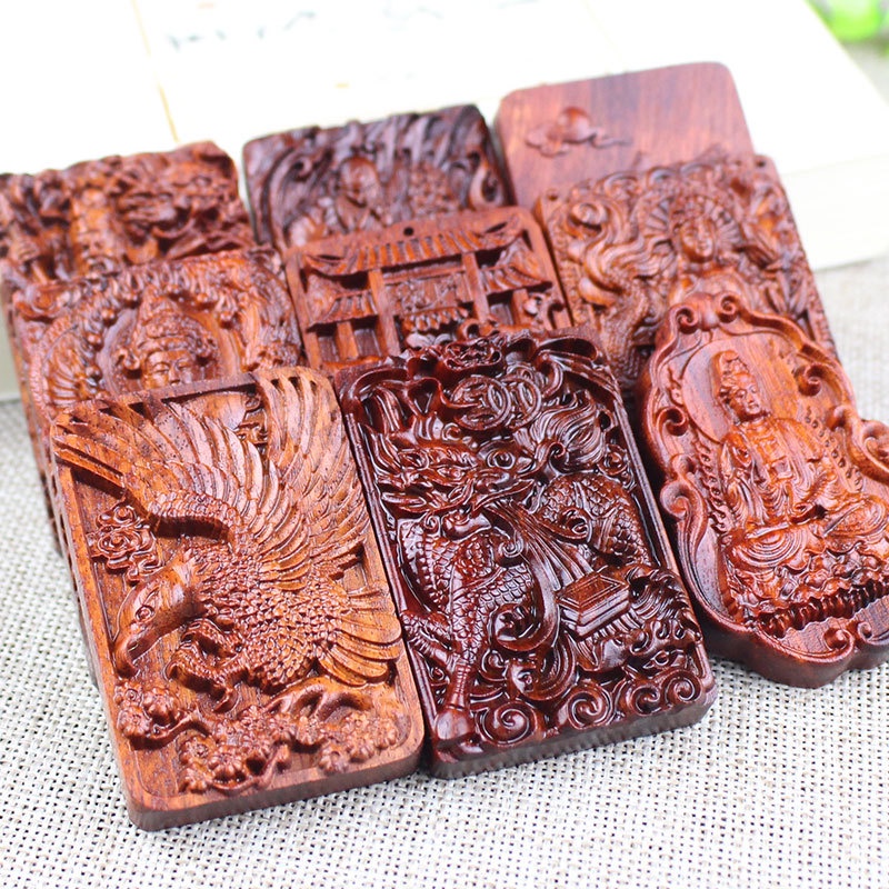 Dây Chuyền Mặt Hình Phật Bằng Gỗ Đàn Hương Đẹp Mắt