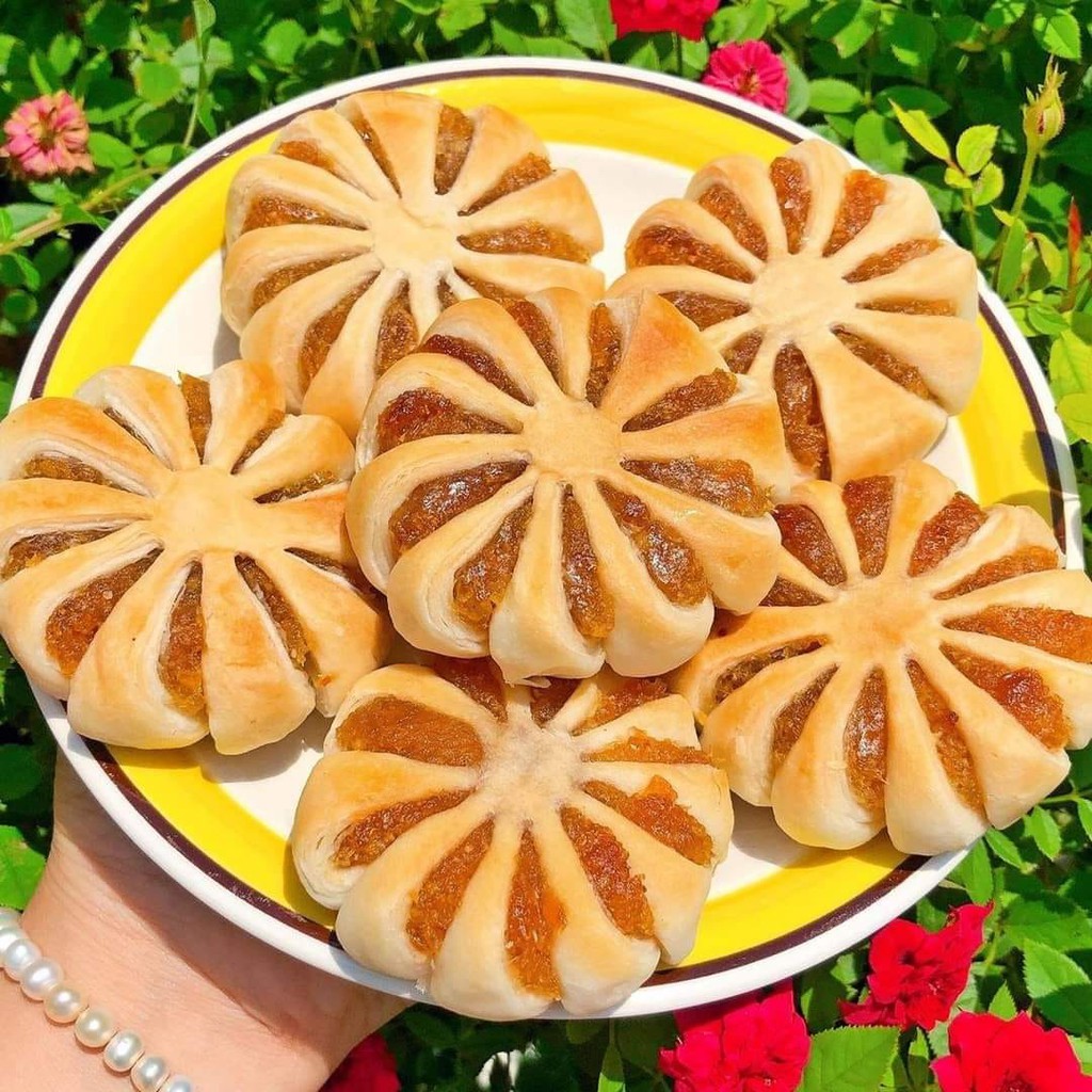 Bánh Hoa Mai Nhân Khóm - Hộp 500g - Đặc Sản Kiên Giang