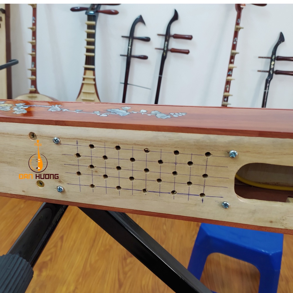 Đàn bầu LM199 chơi luôn không cần âm ly và loa