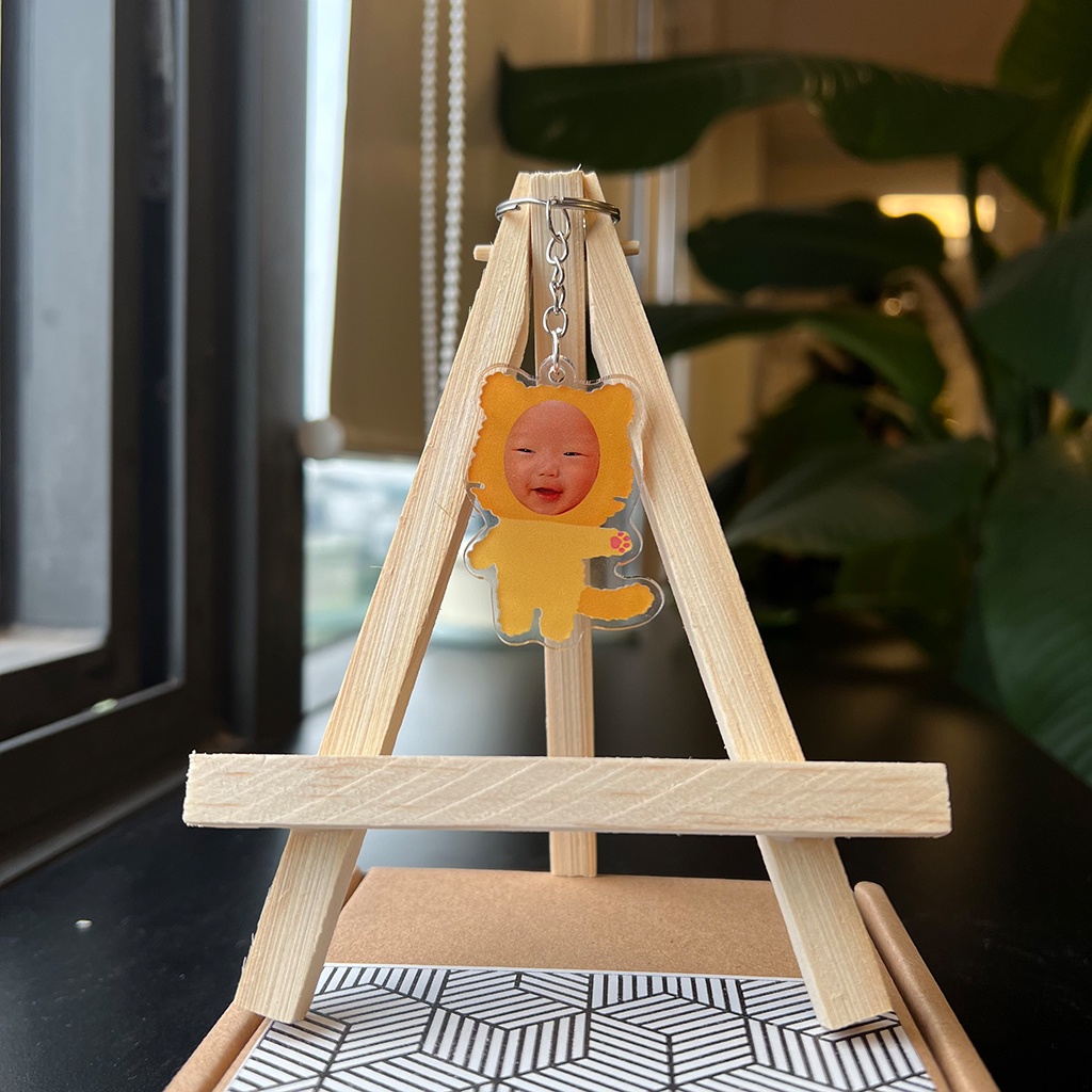 Móc chìa khóa mica cắt hình bé dễ thương và ghép ảnh vào chibi theo yêu cầu