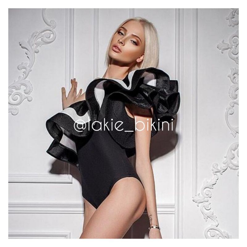 Bikini lệch vai bồng bềnh lưng cao che mỡ bụng