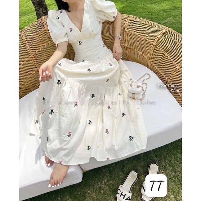 Đầm maxi thêu hoa nhí dáng xòe cổ tim thắt dây nơ lưng